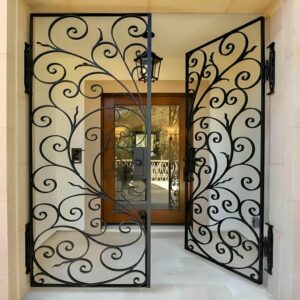 7 مدل درب پارکینگ فلزی نمای ساختمان