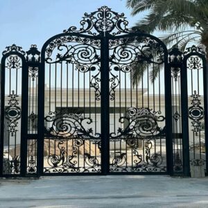 6 نمونه درب پارکینگ لولایی ستون دار