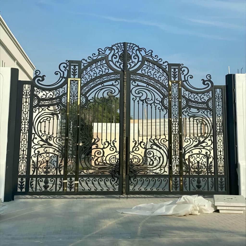 7 طرح درب پارکینگ آهنی ساده قاب دار