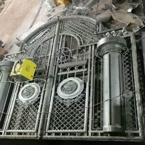 14 طرح درب پارکینگ فرفورژه نمای رومی