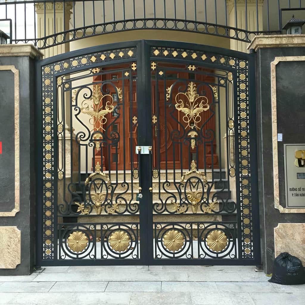 ساخت درب حیاط نمای آجری با پنل تمام پوشیده