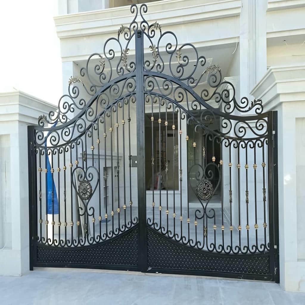 7 مدل درب حیاط نمای آجری
