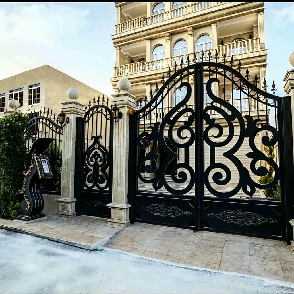 درب باغ آهنی قوسی با قوس کم خیز