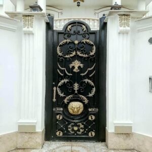 7 مدل درب حیاط مشبک نورگیر