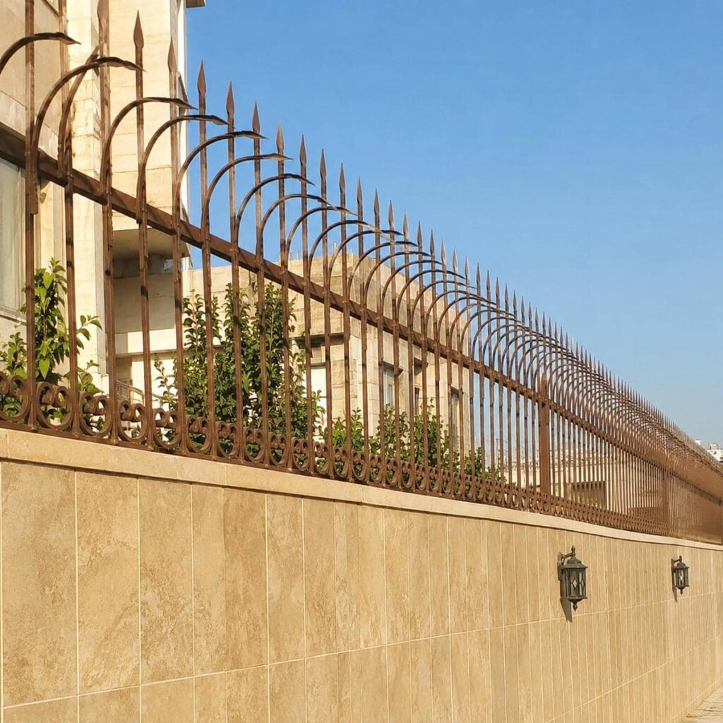 13 مدل حفاظ دیوار مدرن خطی