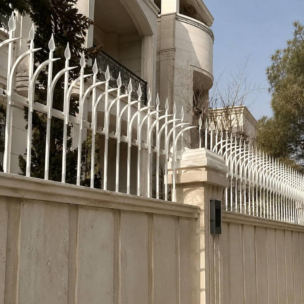 اجرای حفاظ دیوار رنگ کوره ای روی بتن