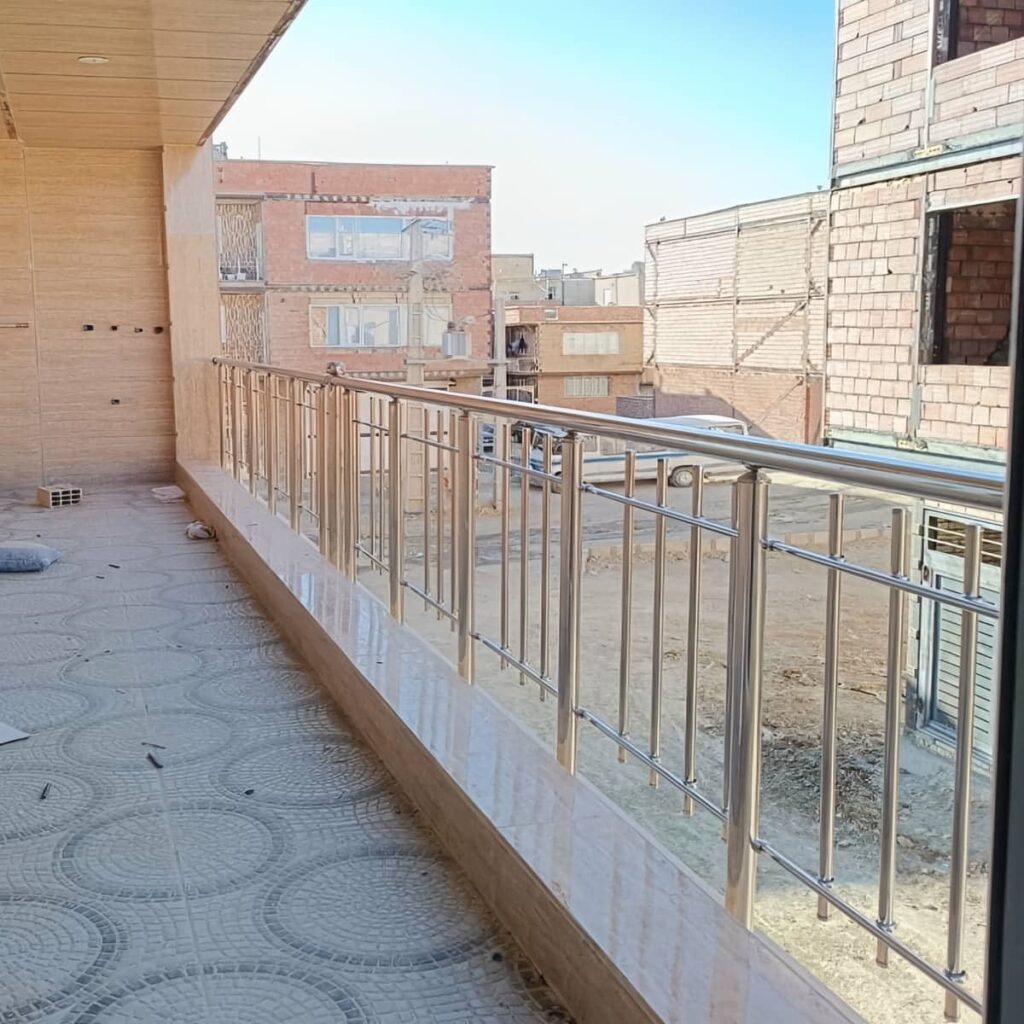 نرده پله آپارتمان مناسب فضای کوچک نرده پله آپارتمان مناسب فضای کوچک