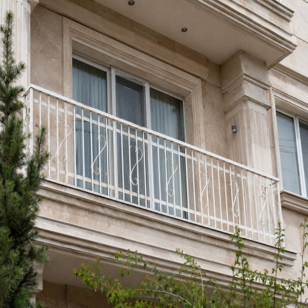 حفاظ لبه بالکن سفارشی با طراحی مدرن